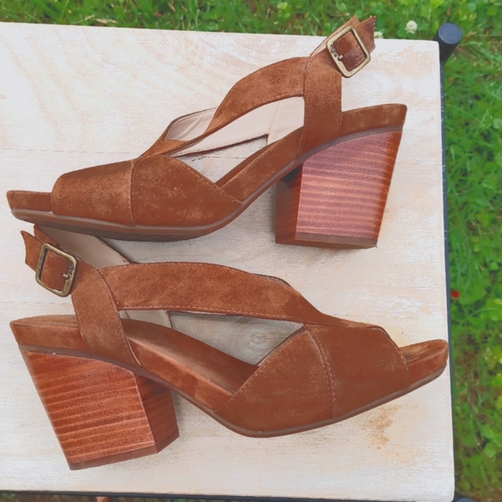 Nurture by Lamaze Genuine Suede Heeled Sandals (Size 10 M)
